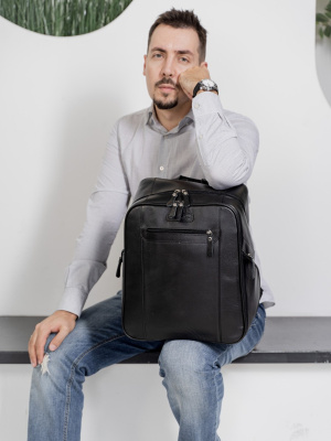 Кожаный рюкзак Cossira black Carlo Gattini