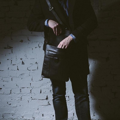 Кожаная сумка через плечо Toronto (Торонто) black Brialdi